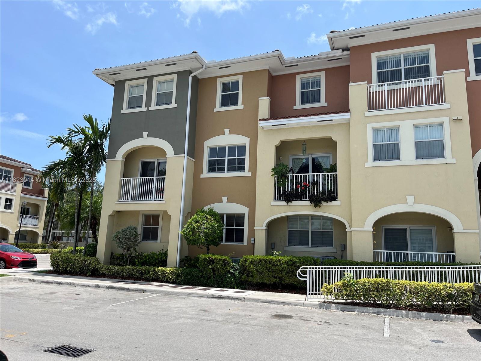 10800 NW 88th Ter 201