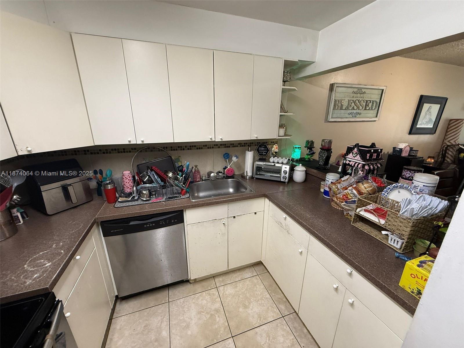 CORAL GATE EAST CONDO - Residential