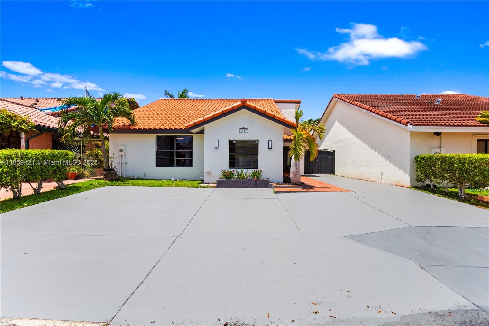 4542 SW 144th Ct