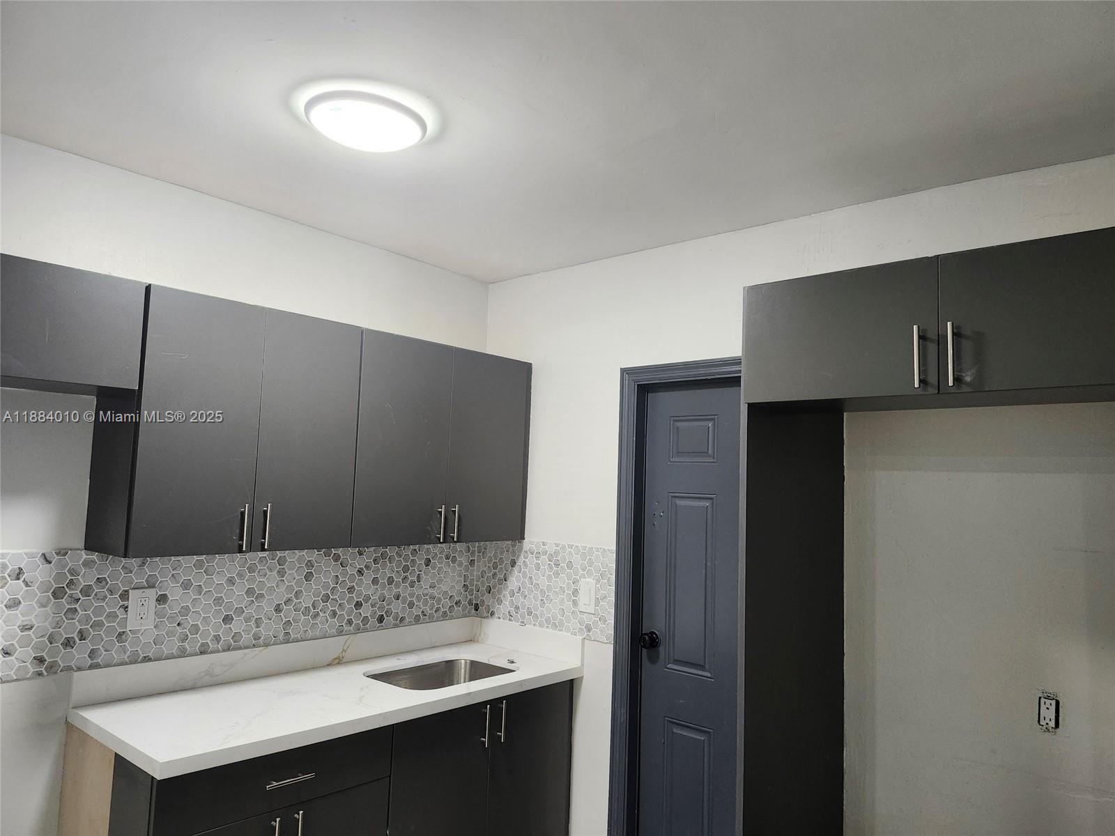 BISCAYNE AVE TRACT - Residential Lease