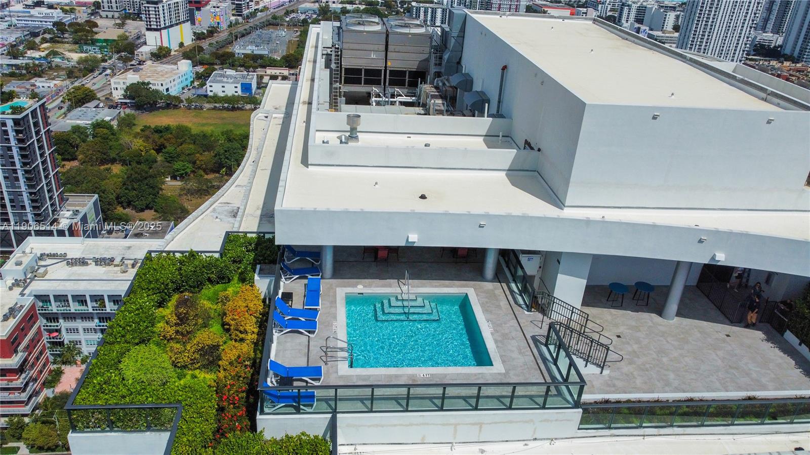 CANVAS CONDO - Residential