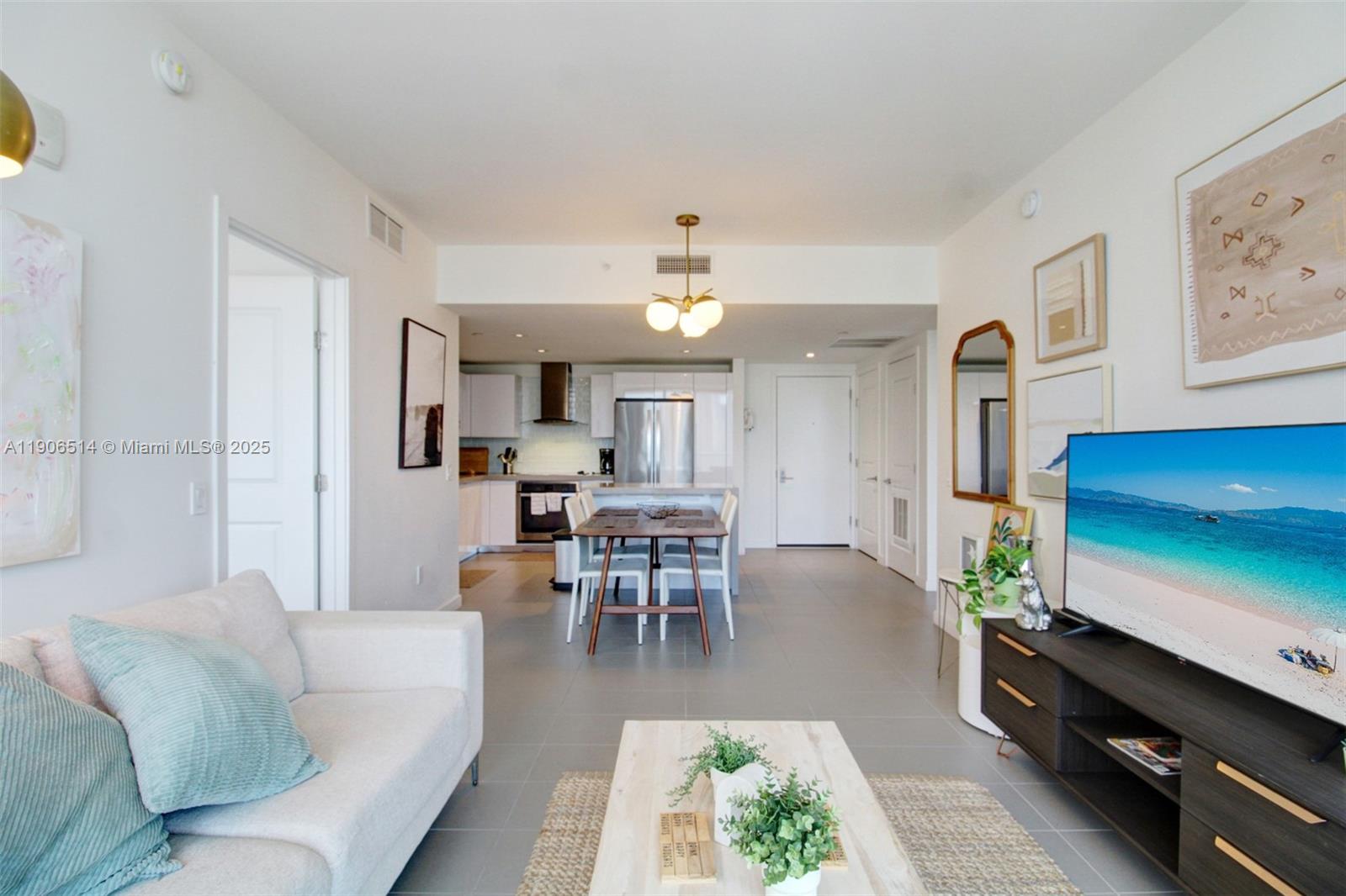 CANVAS CONDO - Residential