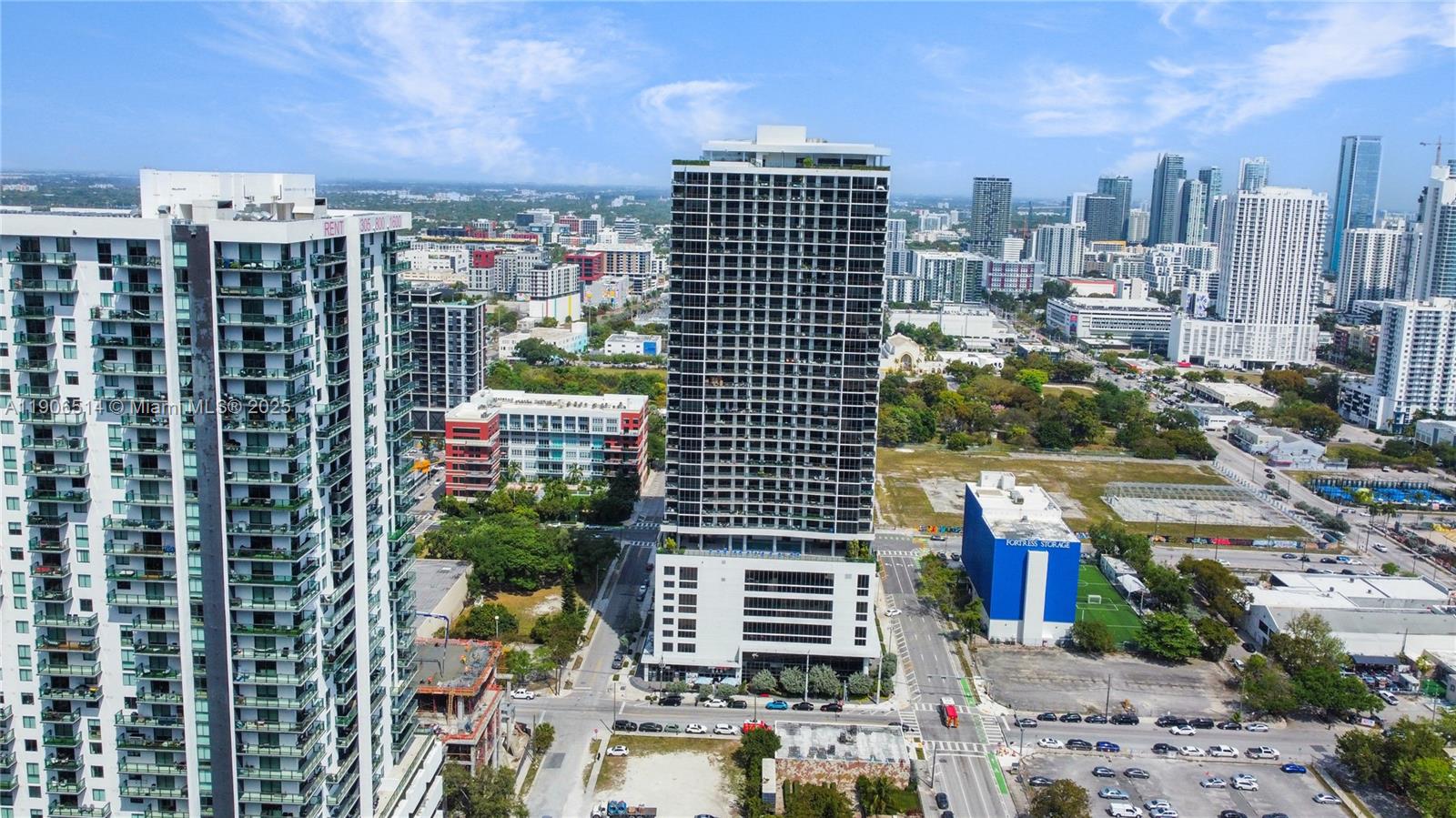 CANVAS CONDO - Residential