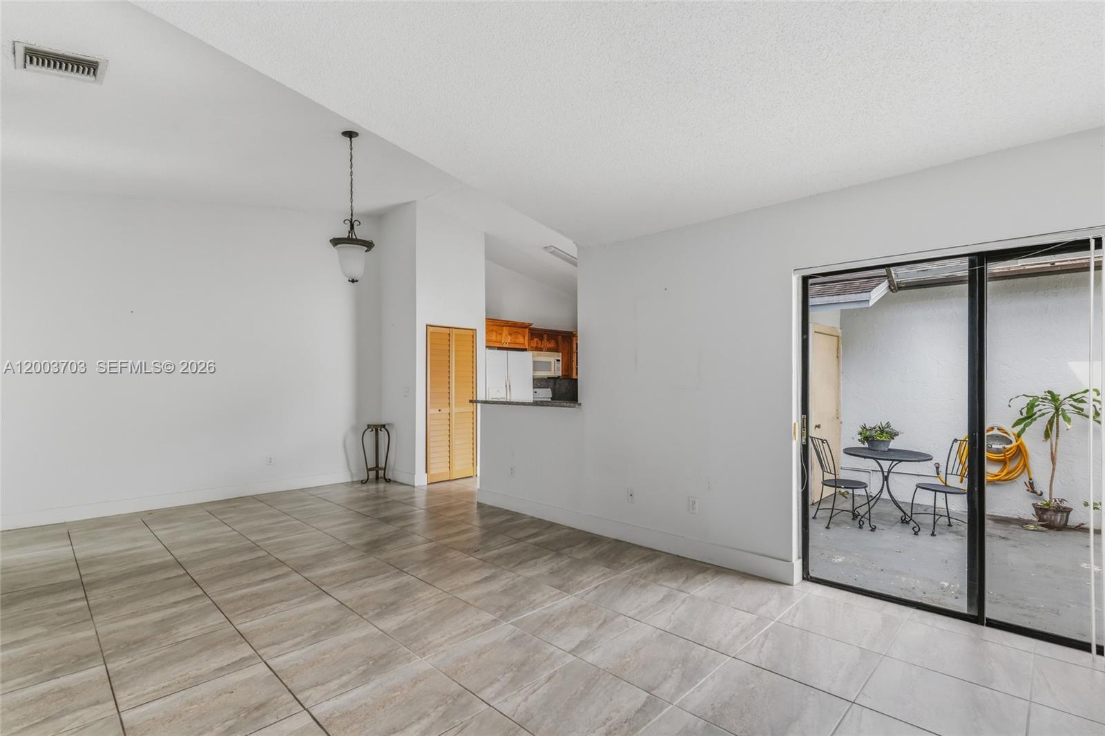 WESTWIND LAKES GARDEN HOM - Residential