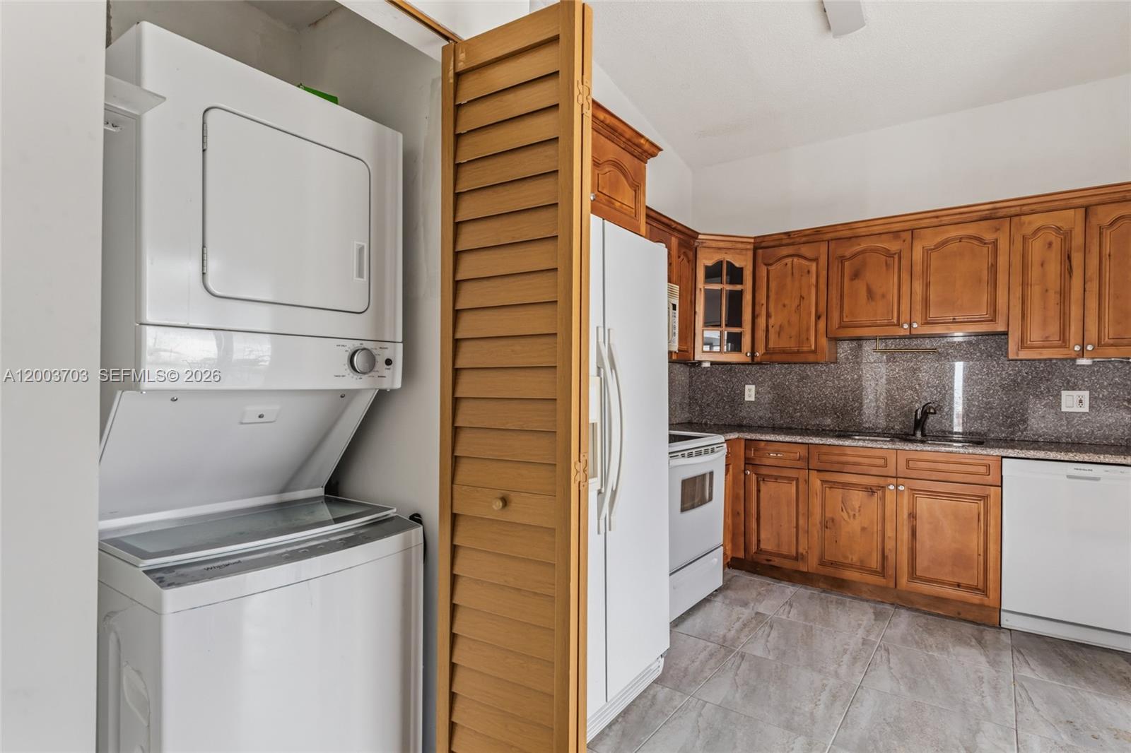 WESTWIND LAKES GARDEN HOM - Residential