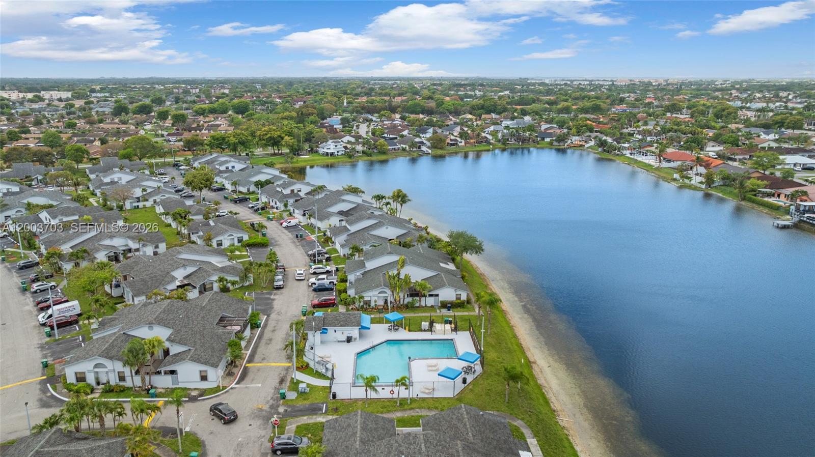 WESTWIND LAKES GARDEN HOM - Residential