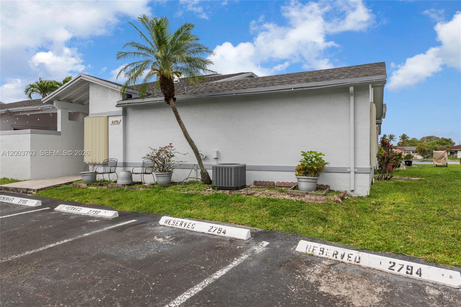 WESTWIND LAKES GARDEN HOM - Residential