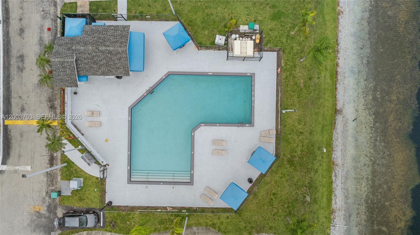 WESTWIND LAKES GARDEN HOM - Residential