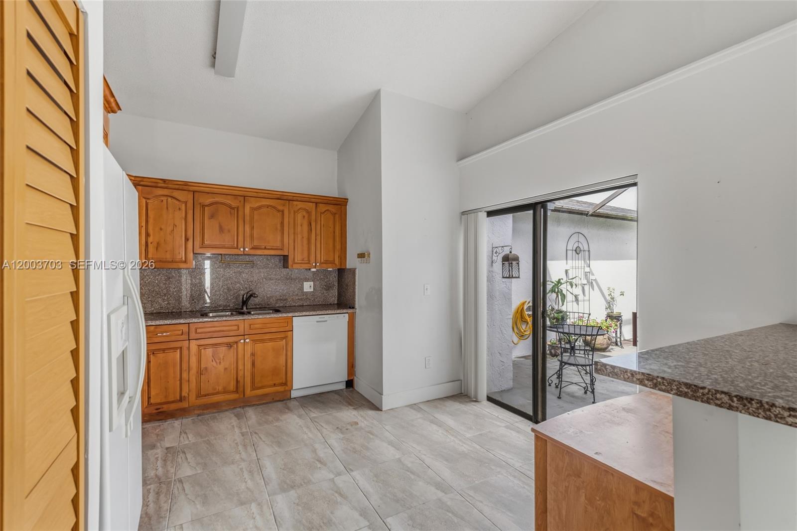 WESTWIND LAKES GARDEN HOM - Residential