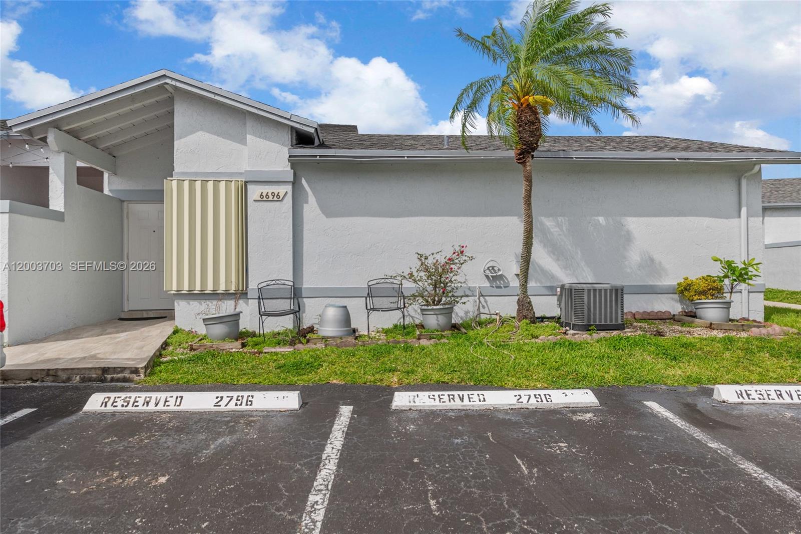 WESTWIND LAKES GARDEN HOM - Residential