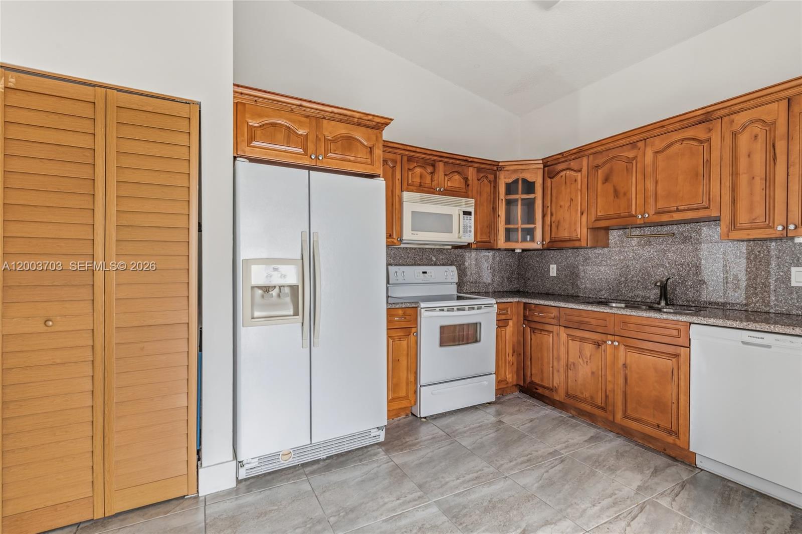 WESTWIND LAKES GARDEN HOM - Residential