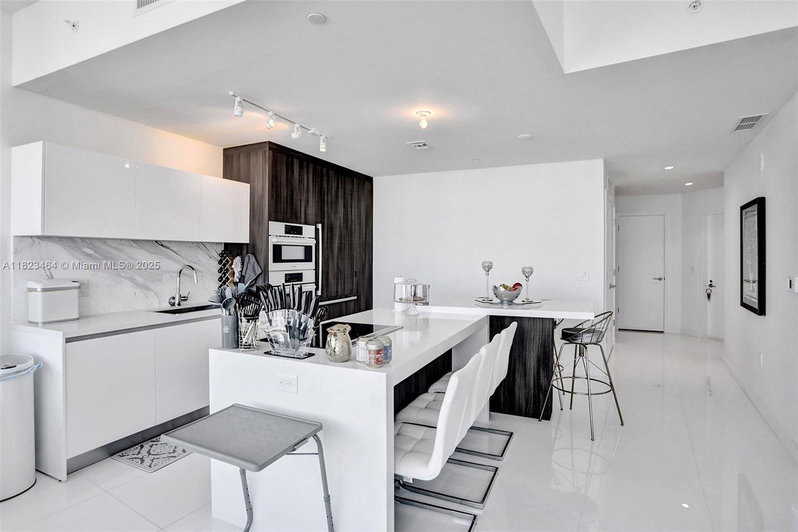 851 NE 1st Ave 2204