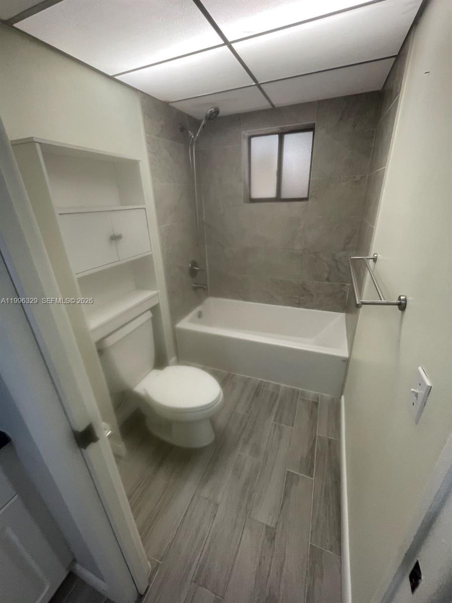 THE HORIZONS CONDO #4 - Residential Lease