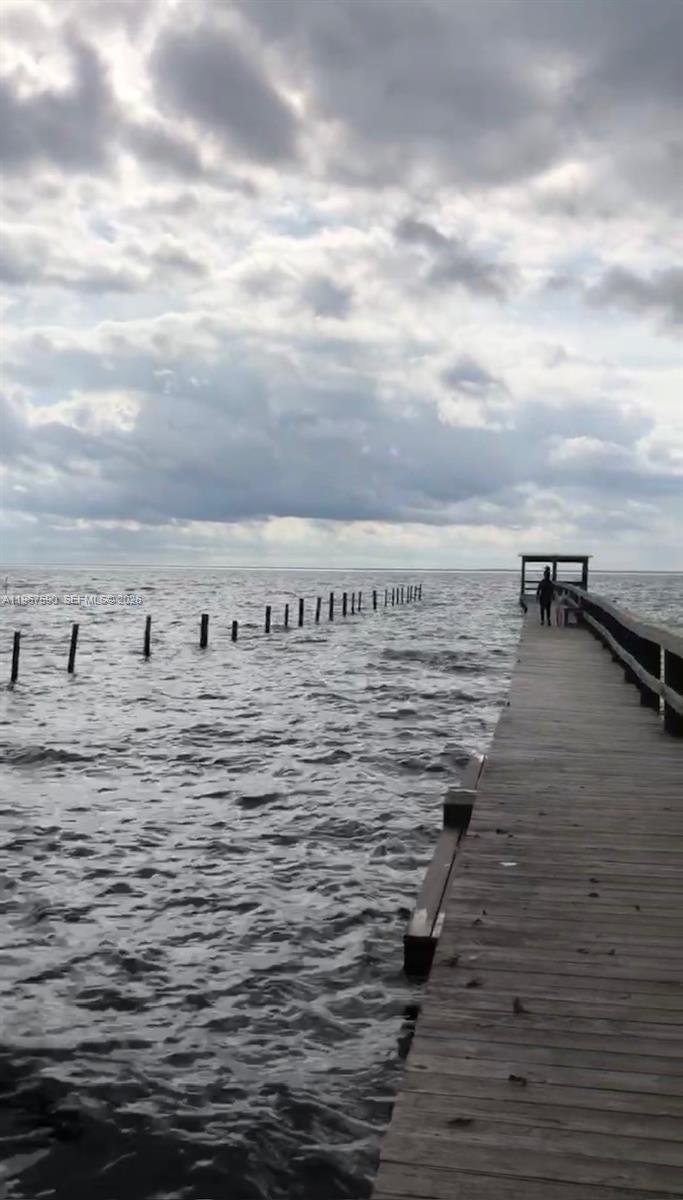 Paradise Lakes - Land