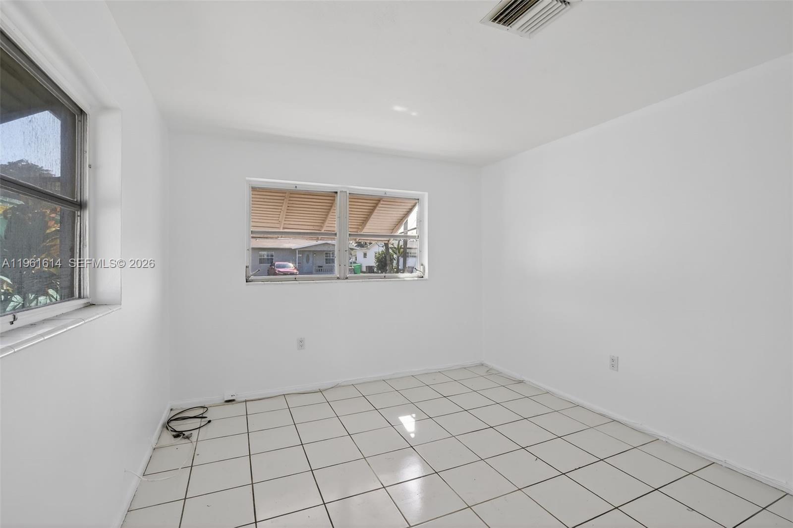 GOLD KEY VILLAS - Residential