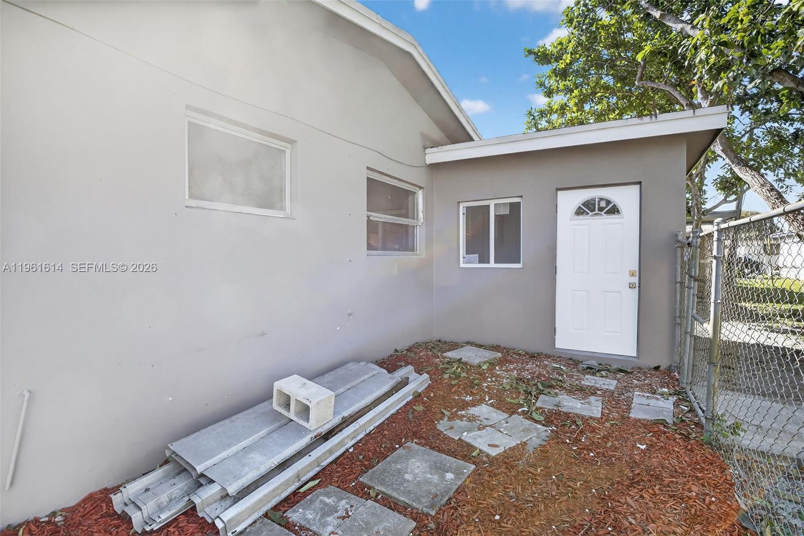 GOLD KEY VILLAS - Residential