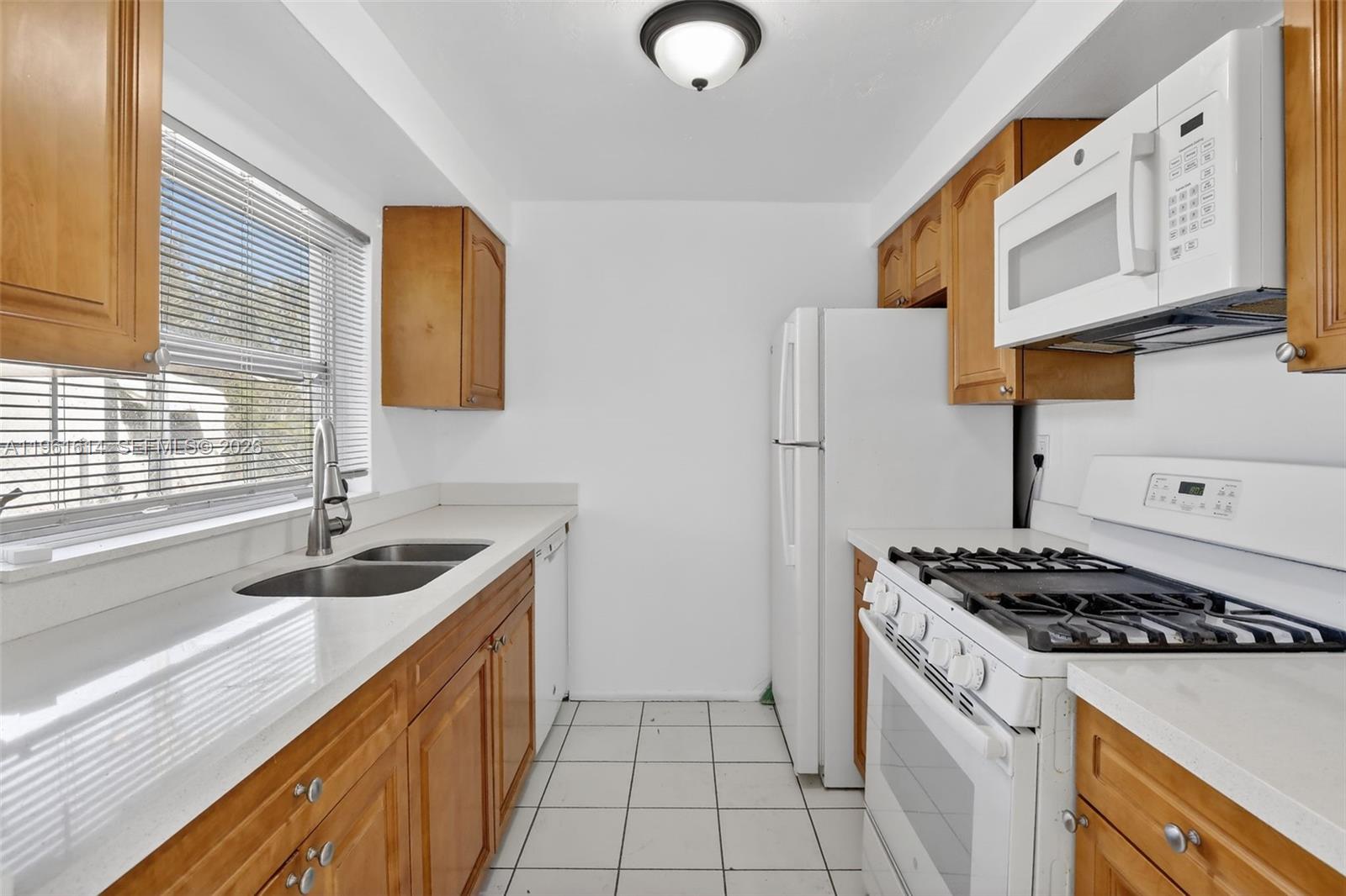 GOLD KEY VILLAS - Residential