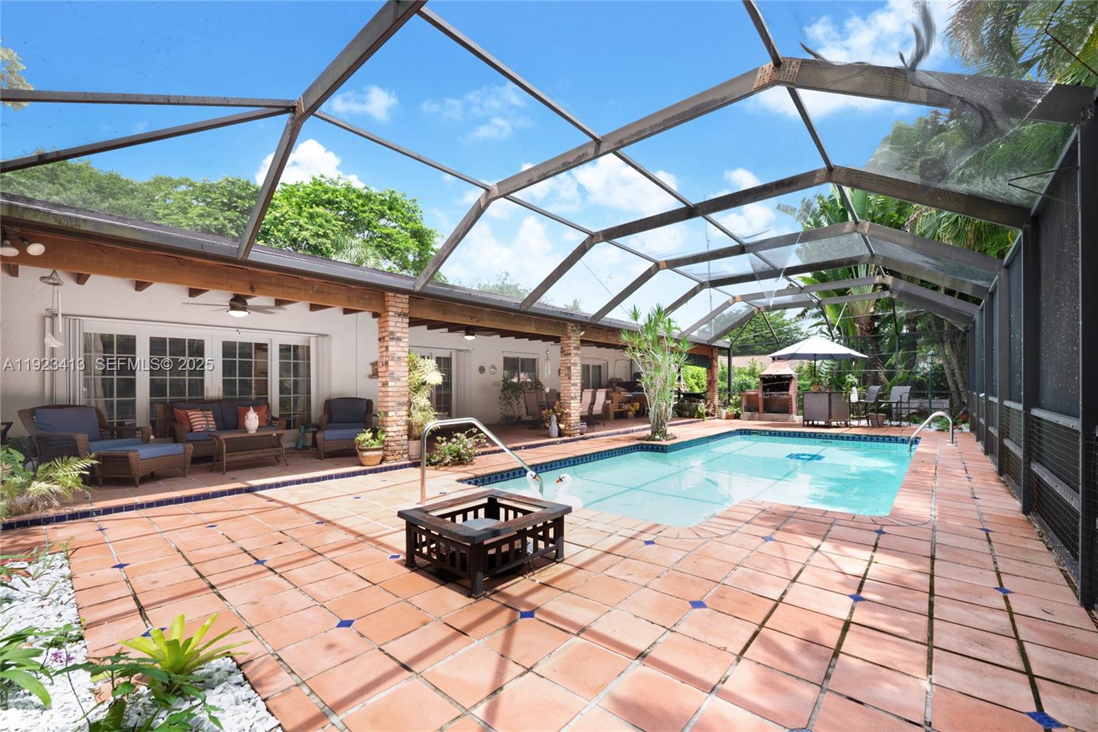 CHARLOTTE ESTATES - Residential