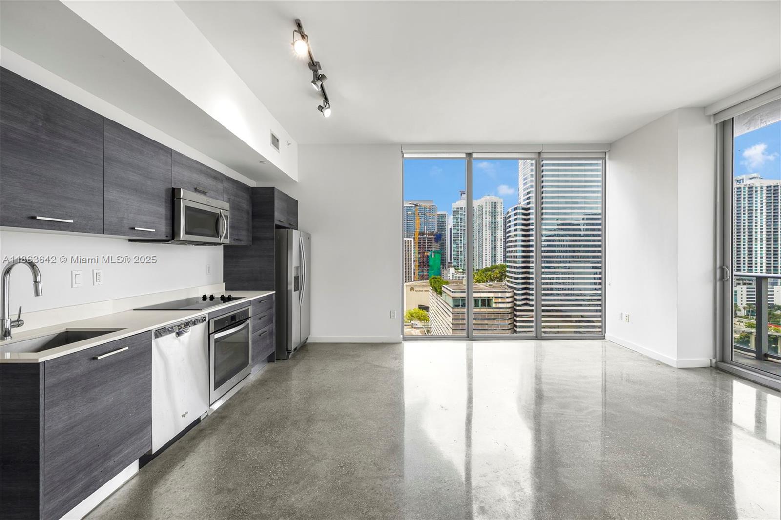 151 SE 1st St 1711