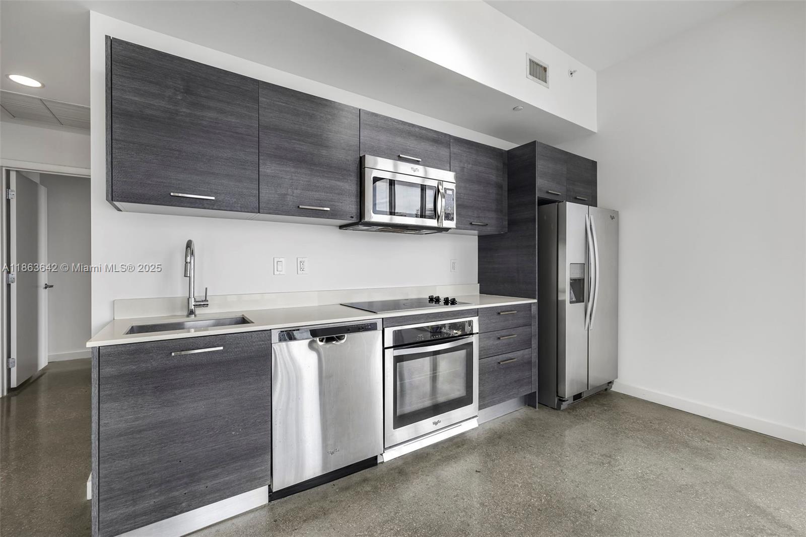 151 SE 1st St 1711