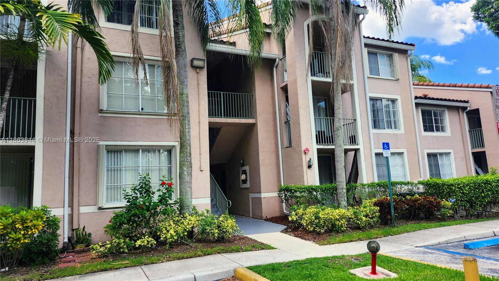 First Floor Corner Unit Lake Front Condo. 1 Bed 1 Bath, Located in the Gated Community of St Andrews in Miramar. Updated Kitchen, Stainless Steel Appliances, Quartz Countertops. Open Floor plan with plenty of natural light and a great view of the lake. 1 Assigned Parking space with guest parking available. Community Amenities include Tennis Courts, Exercise Room, Clubhouse, Pool, and BBQ area.