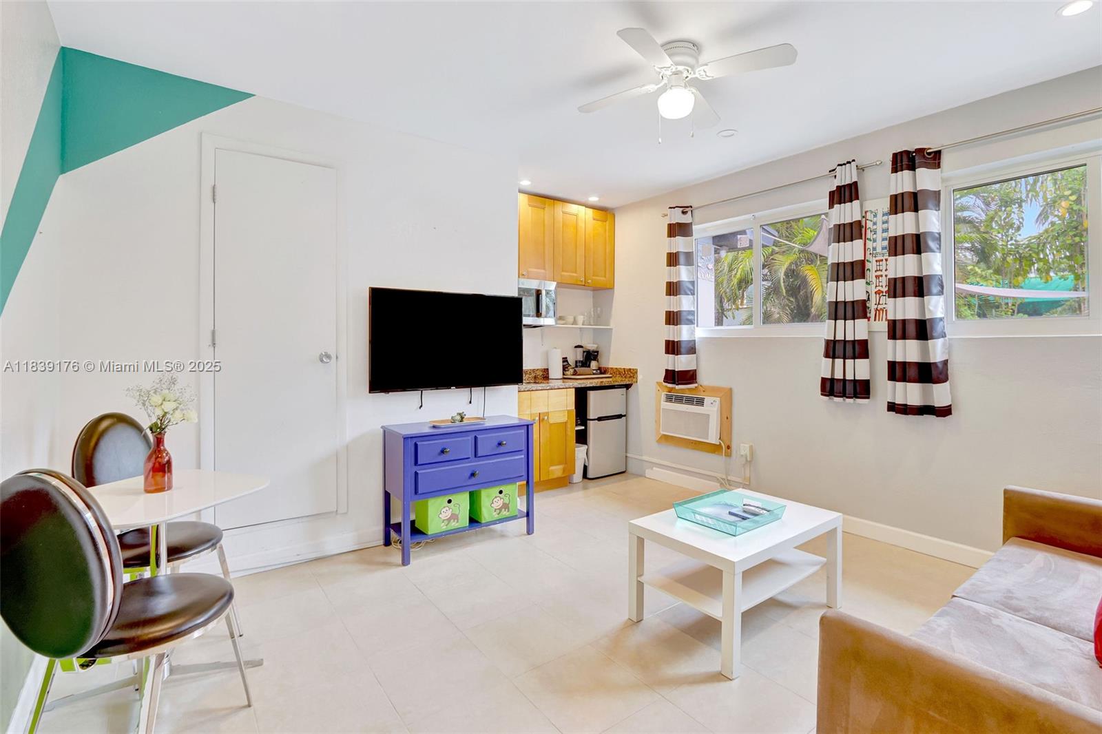 320 Hendricks Isle 4