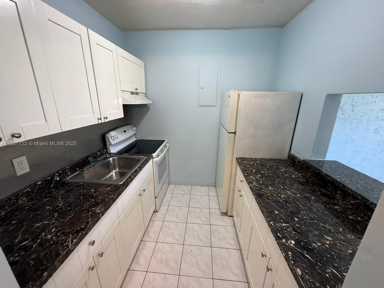 TOWN COLONY CONDO - Residential Lease