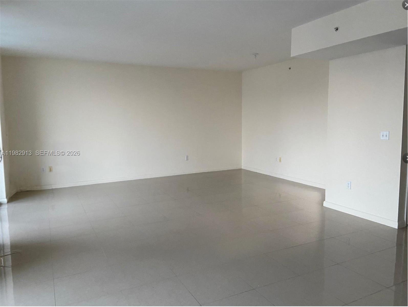 VIZCAYNE NORTH CONDO - Residential Lease