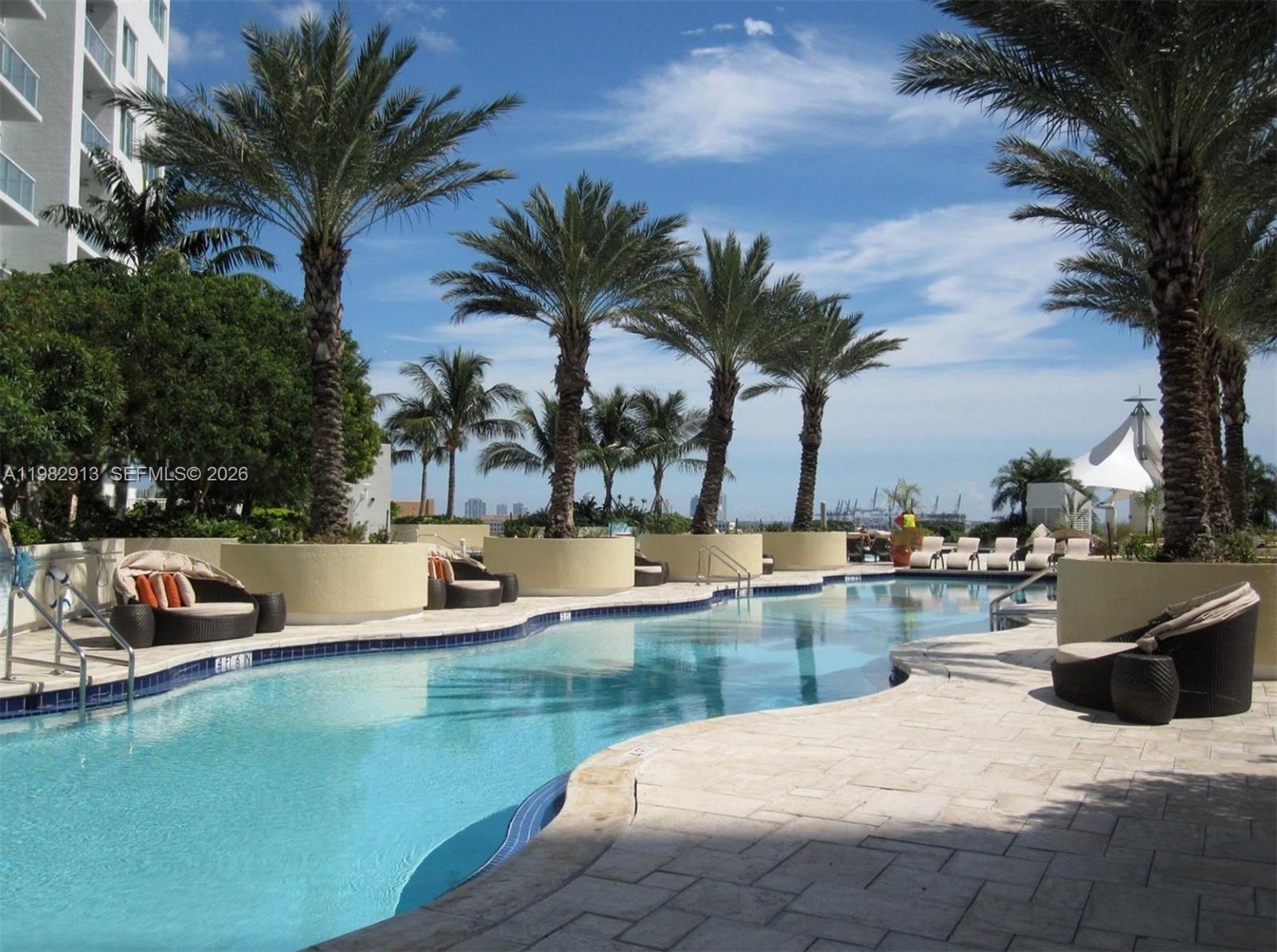 VIZCAYNE NORTH CONDO - Residential Lease