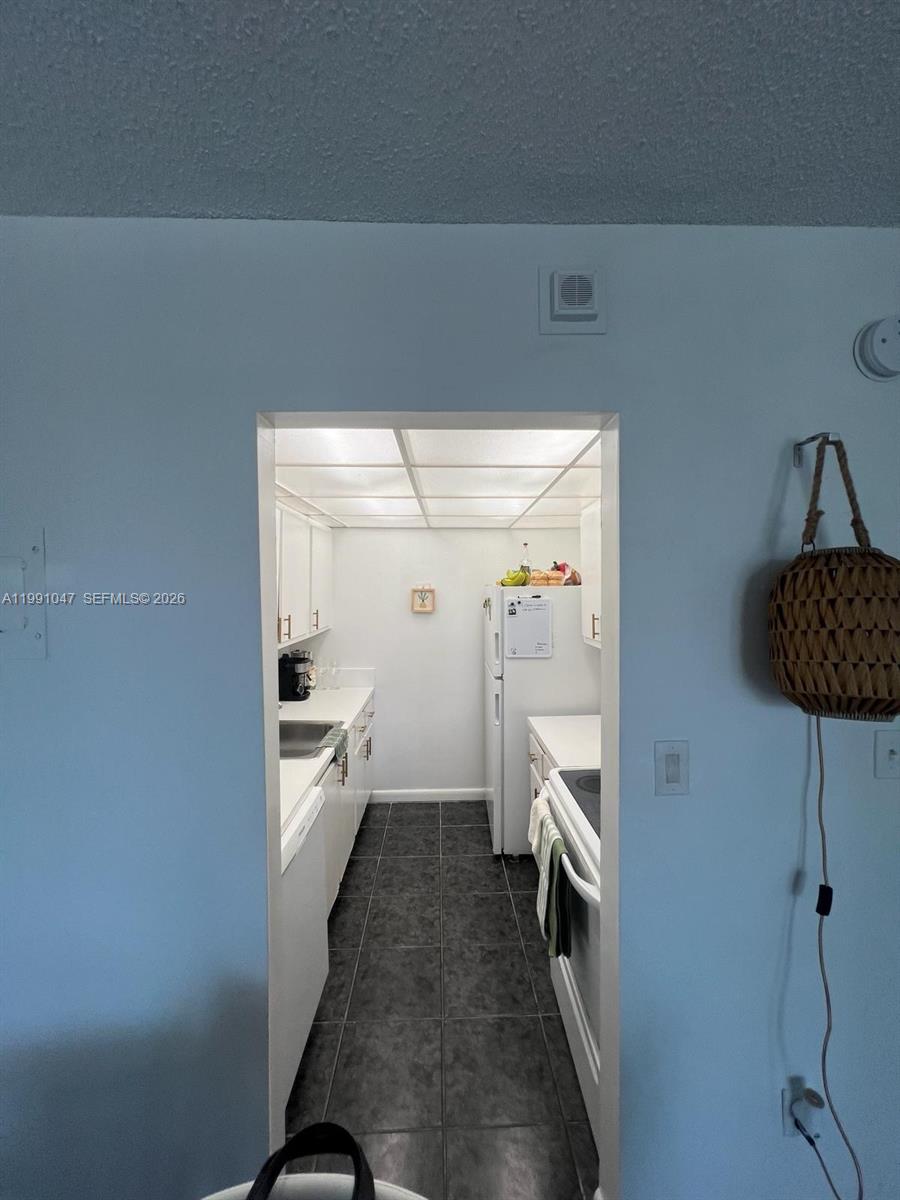 2350 NE 135th St 208