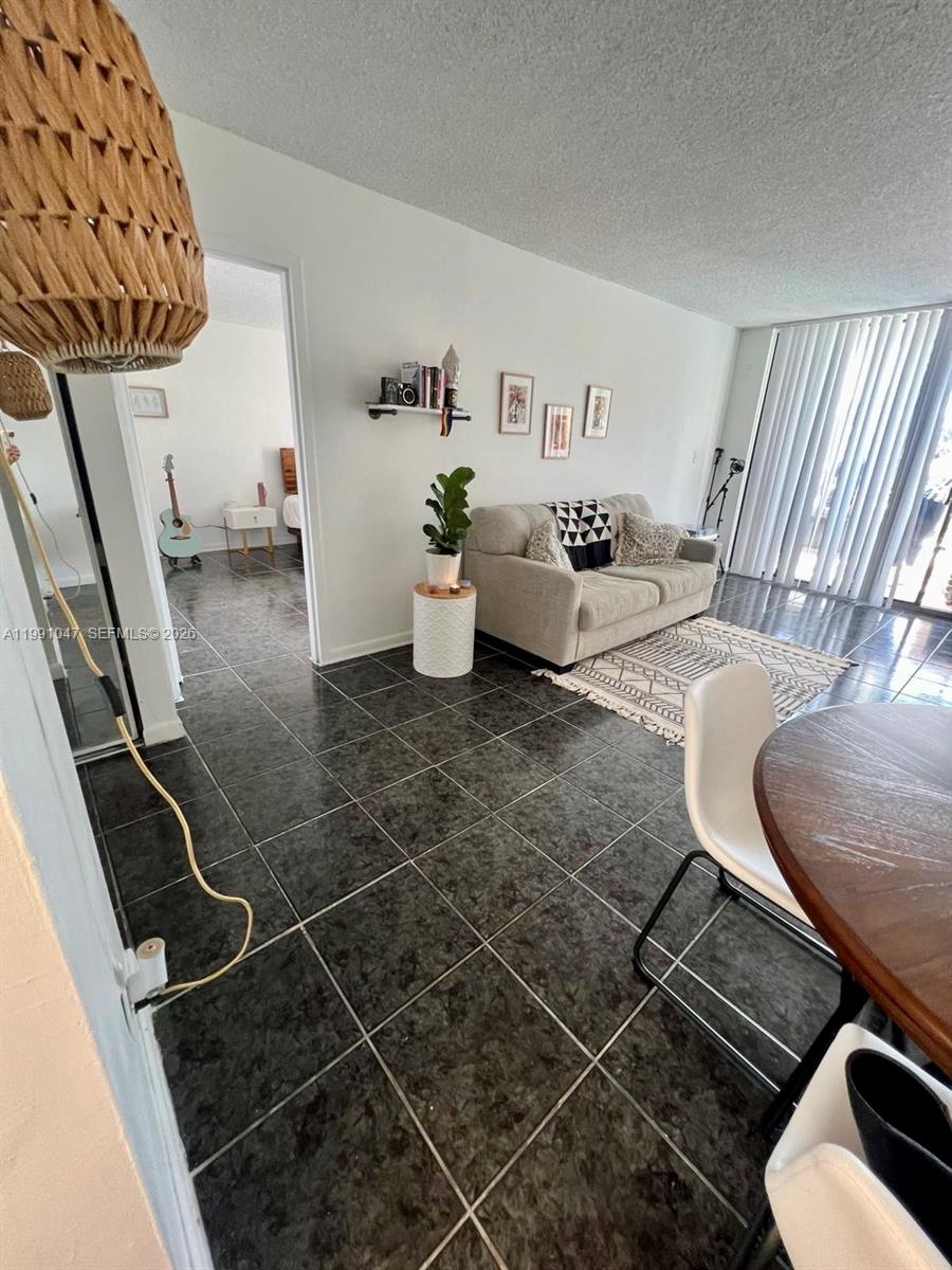 2350 NE 135th St 208