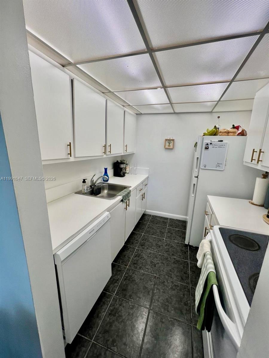 2350 NE 135th St 208