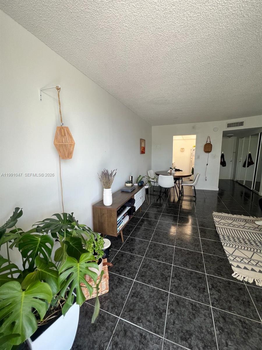 2350 NE 135th St 208