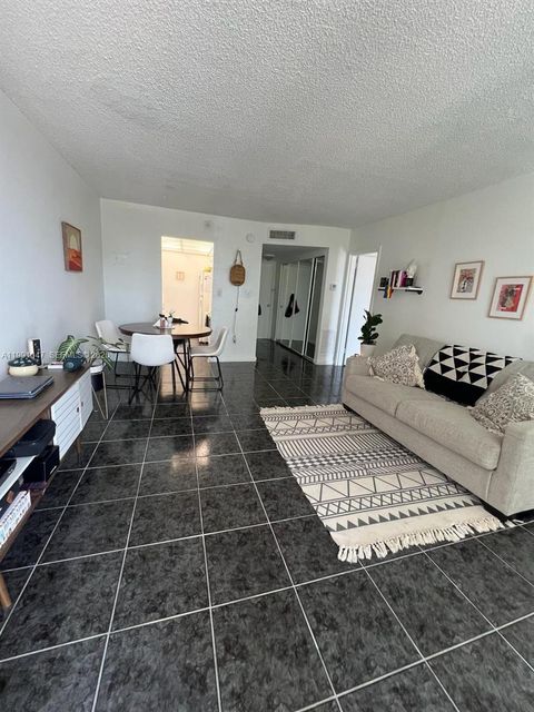 2350 NE 135th St 208 North Miami FL 33181