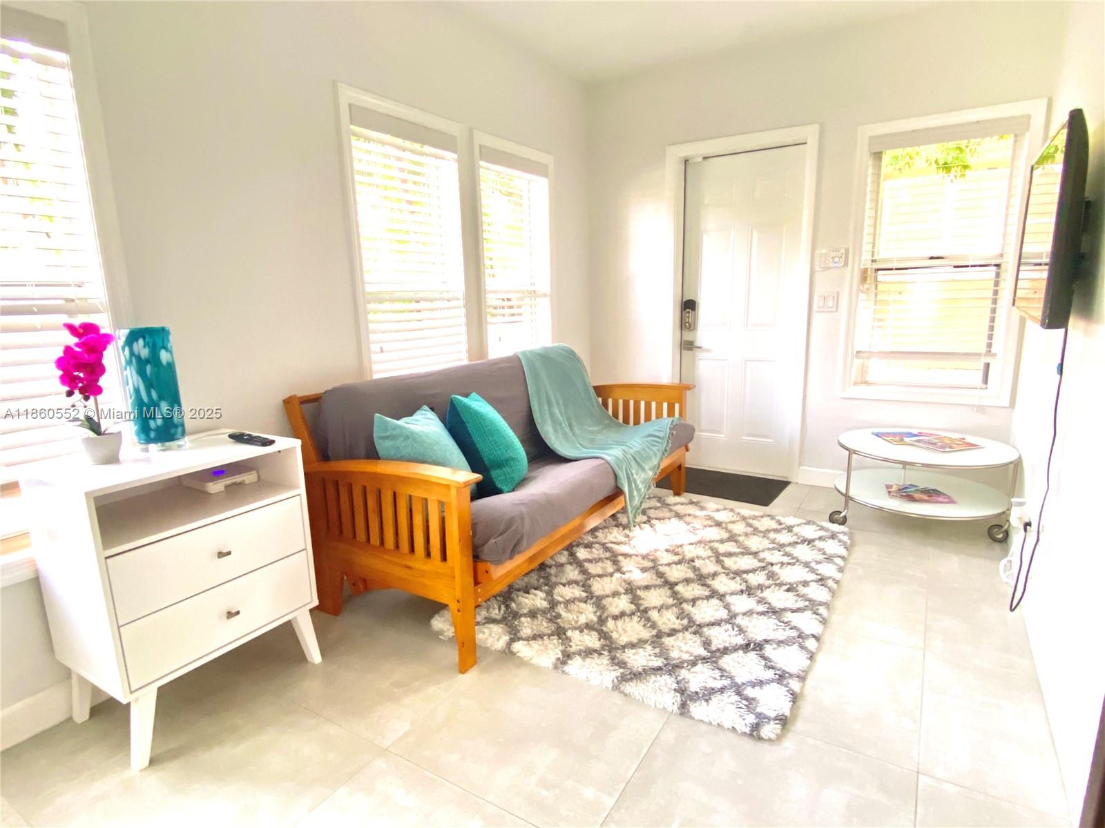 SHADOWLAWN - Residential Lease