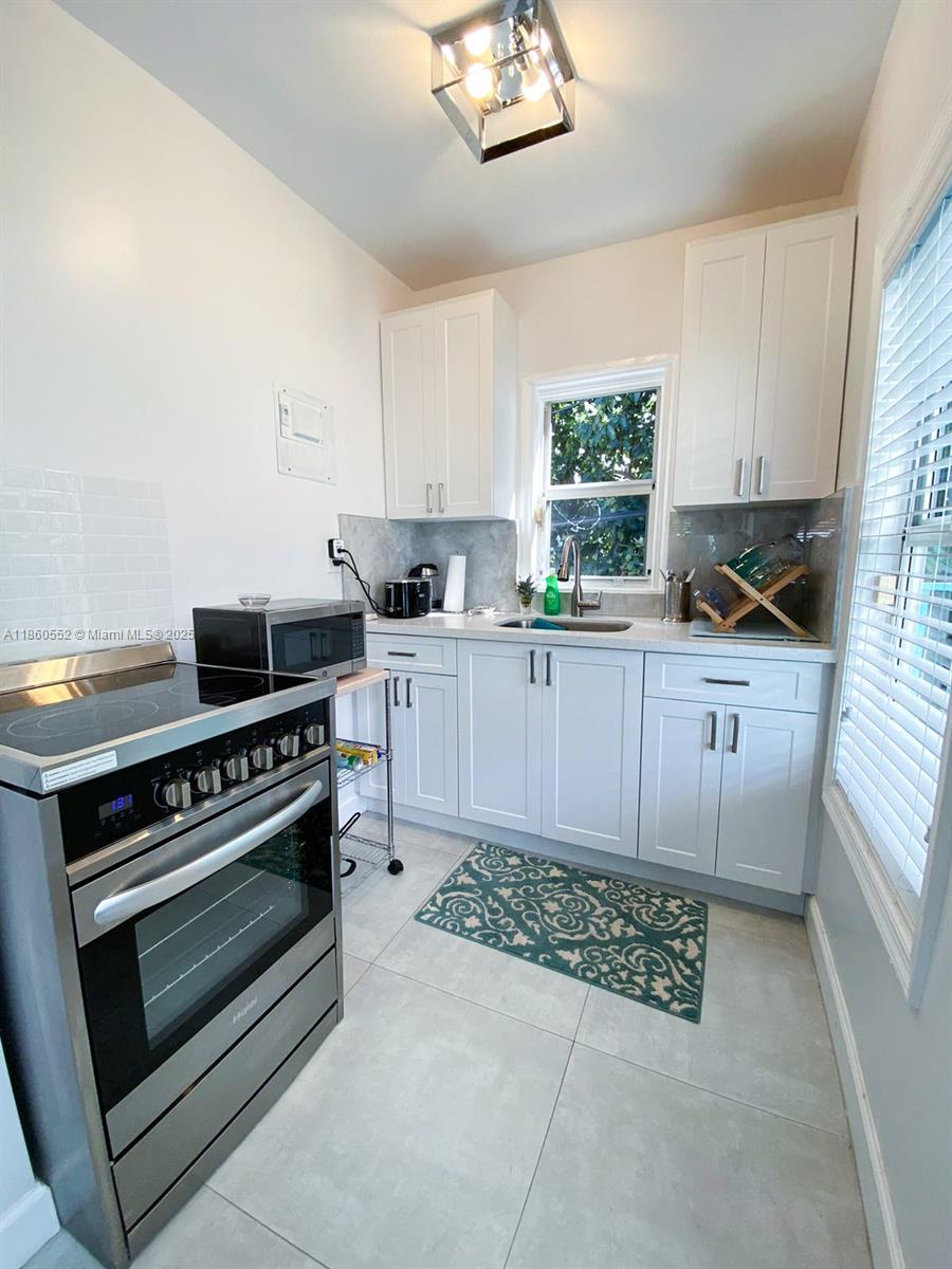 SHADOWLAWN - Residential Lease