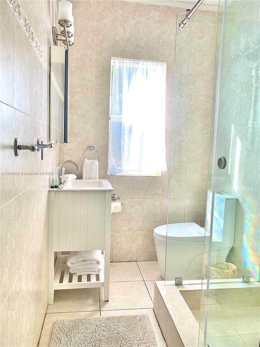 SHADOWLAWN - Residential Lease