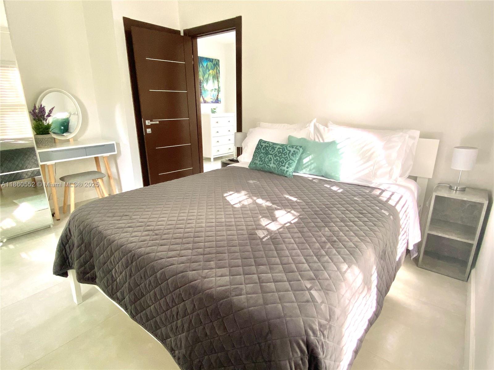 SHADOWLAWN - Residential Lease