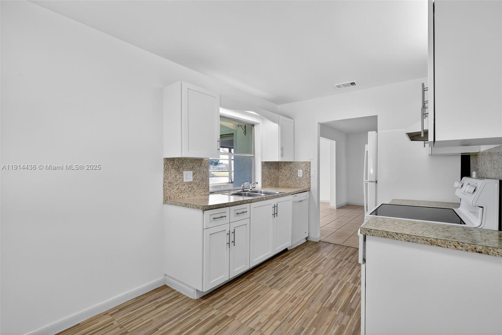 CYPRESS LAKES - Residential Lease