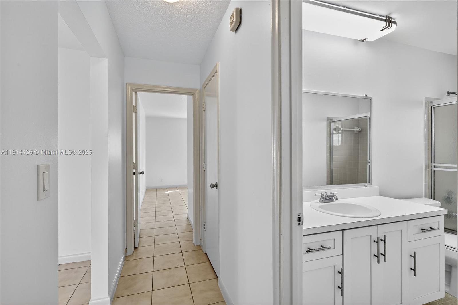 CYPRESS LAKES - Residential Lease