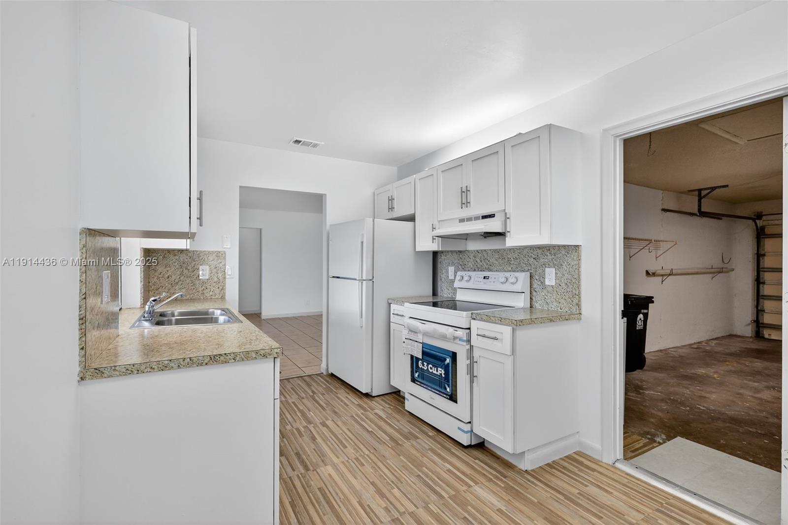 CYPRESS LAKES - Residential Lease