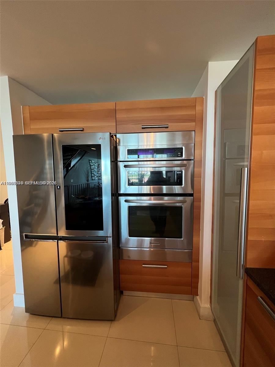 2950 NE 188th St 543