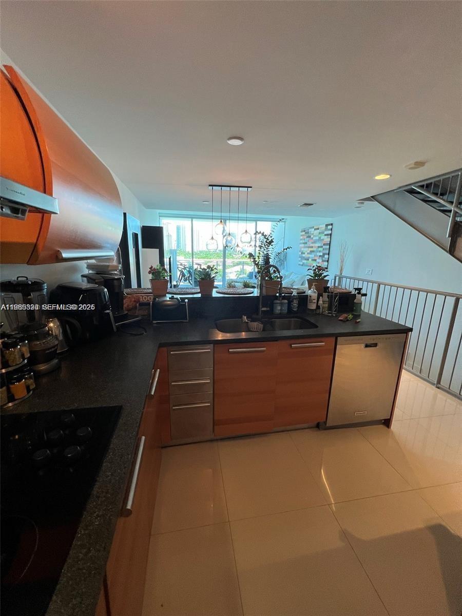 2950 NE 188th St 543