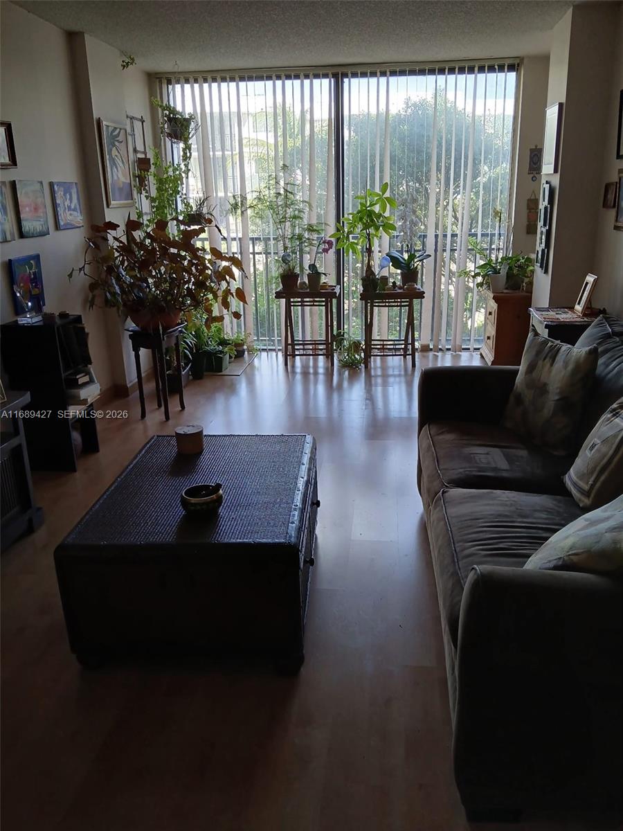 PLAZA OF AMERICAS CONDO P - Residential