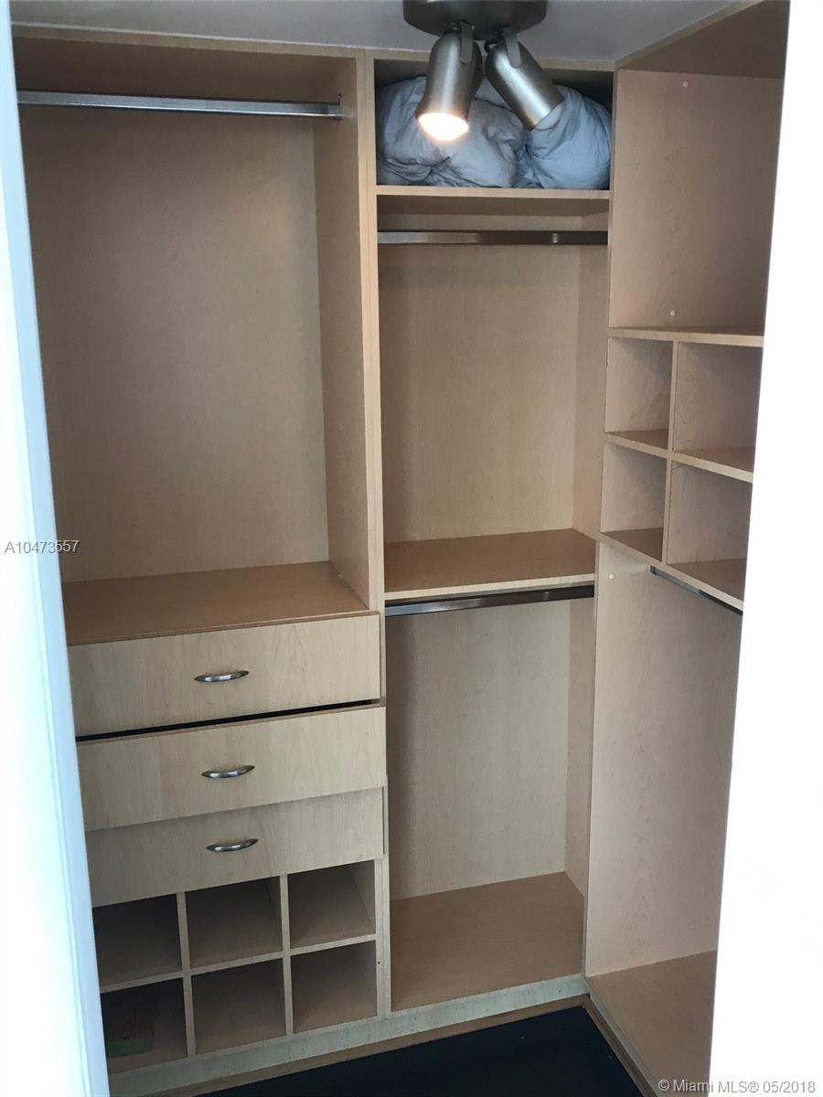 OCTAGON TOWER I - Residential Lease