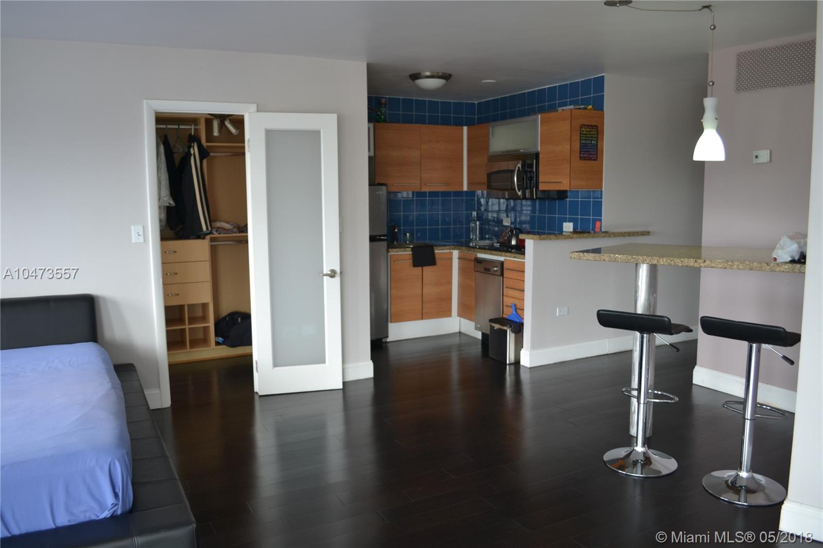 OCTAGON TOWER I - Residential Lease