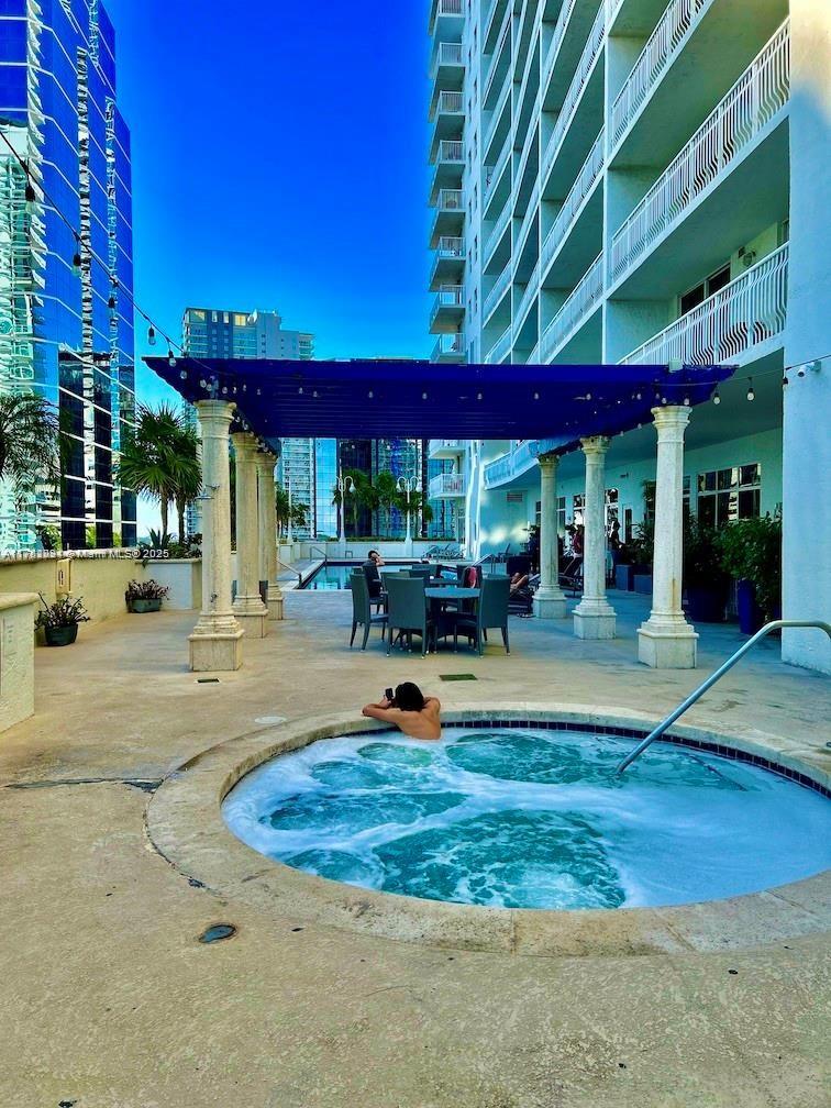 THE CLUB AT BRICKELL BAY - Residential