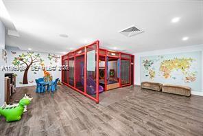 THE PLAZA 851 BRICKELL CO - Residential