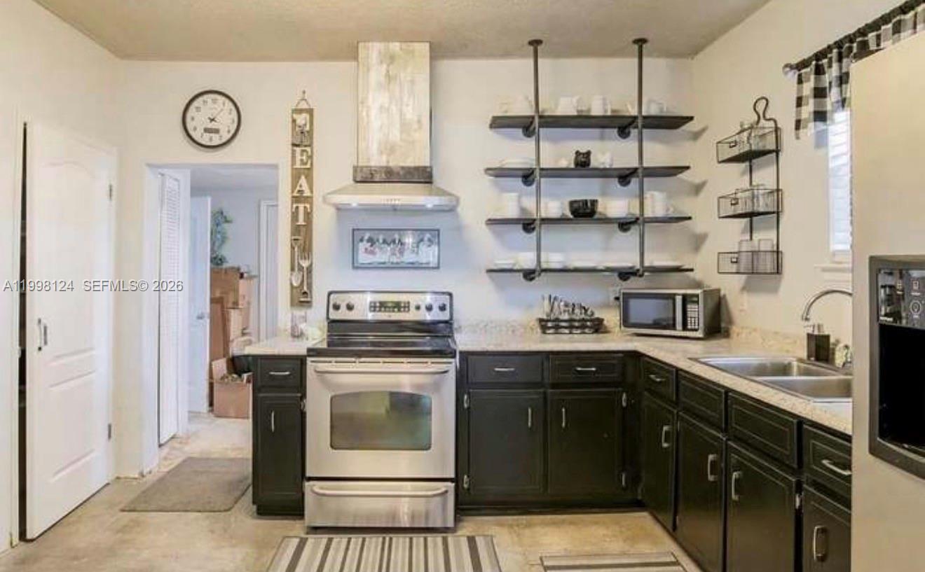 LAKEWOOD - Residential