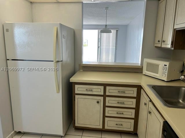 1331 Lincoln Rd 905